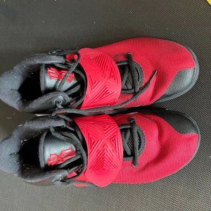 Kyrie Flytrap Red 9.5 used